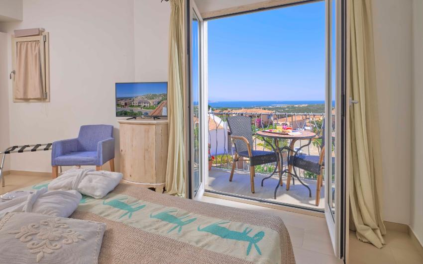 Suite 301 Sea View